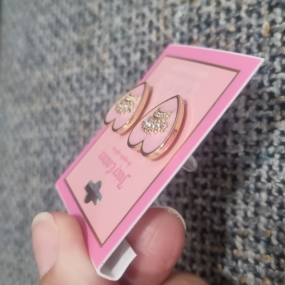 JUICY COUTURE Heart Stud Earrings - Picture 5 of 6
